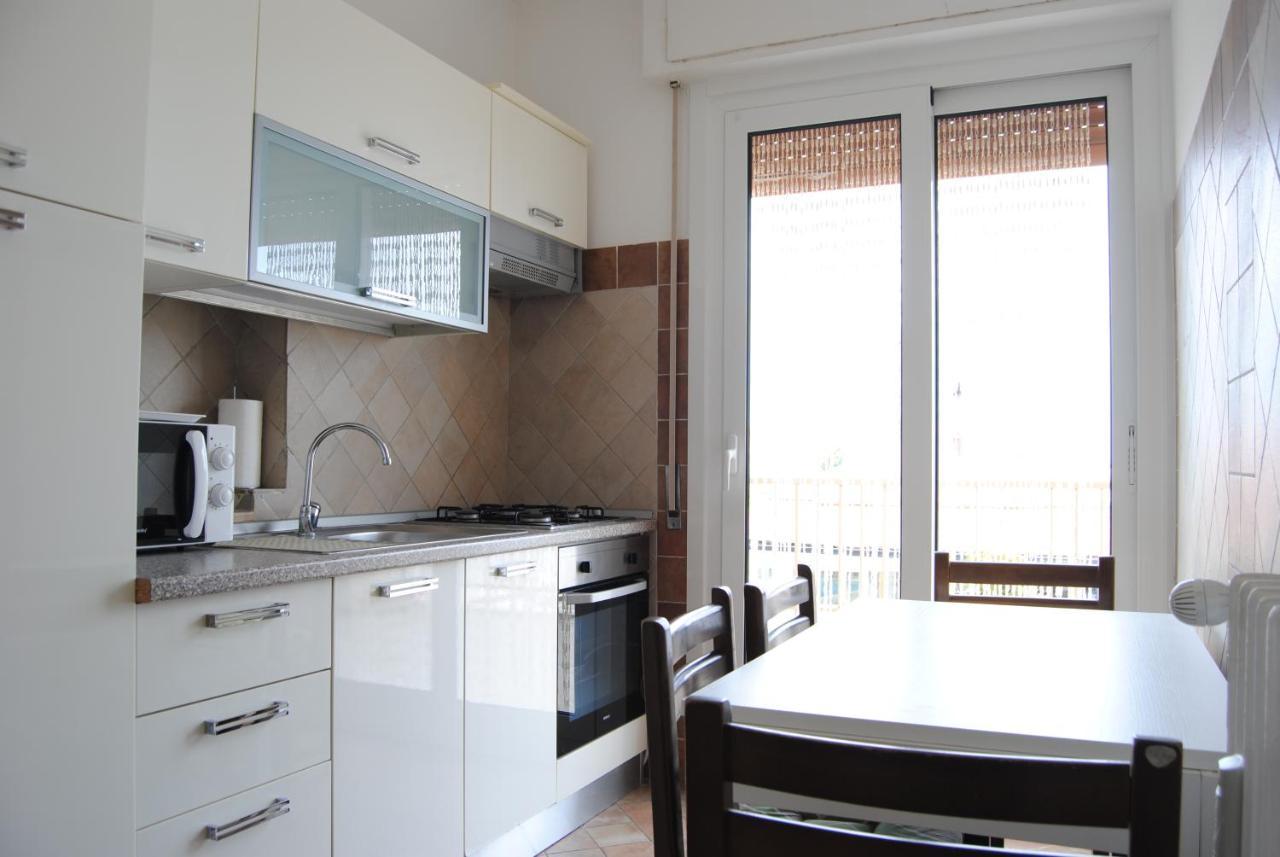 Gaiavacanze Beach Apartment Bordighera Bagian luar foto