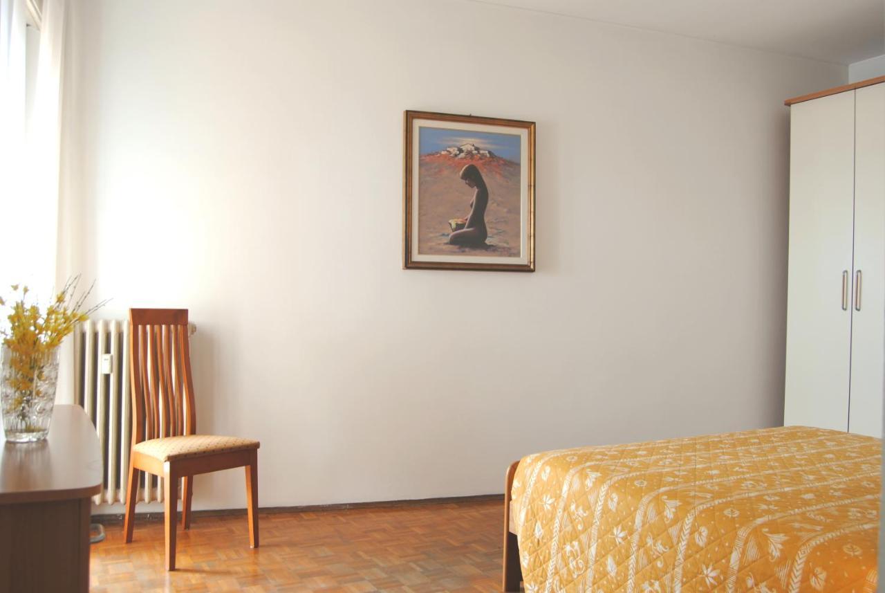 Gaiavacanze Beach Apartment Bordighera Bagian luar foto