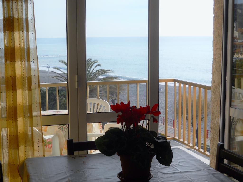 Gaiavacanze Beach Apartment Bordighera Ruang foto